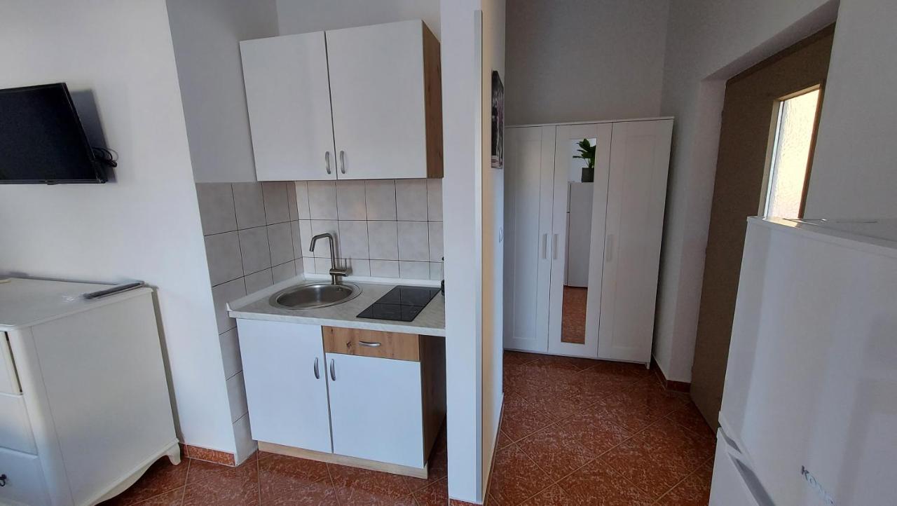 Soline Ada Apartment Pjescana Uvala Exterior photo