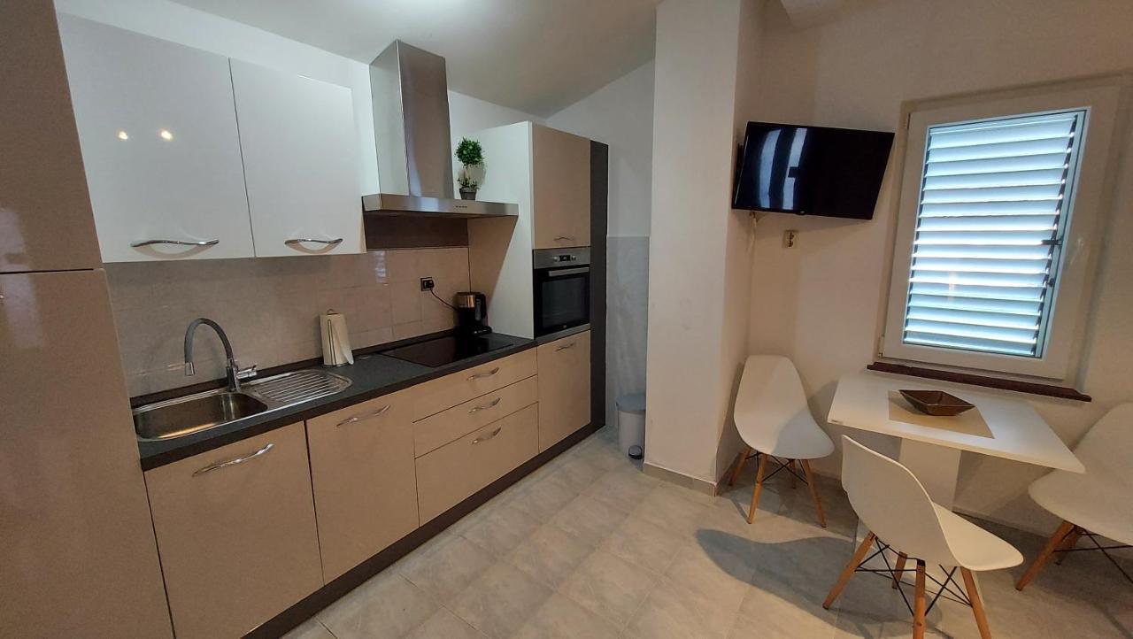 Soline Ada Apartment Pjescana Uvala Exterior photo
