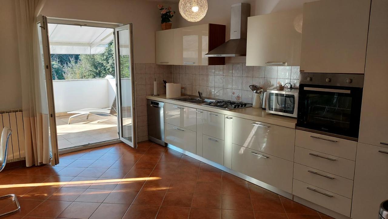 Soline Ada Apartment Pjescana Uvala Exterior photo