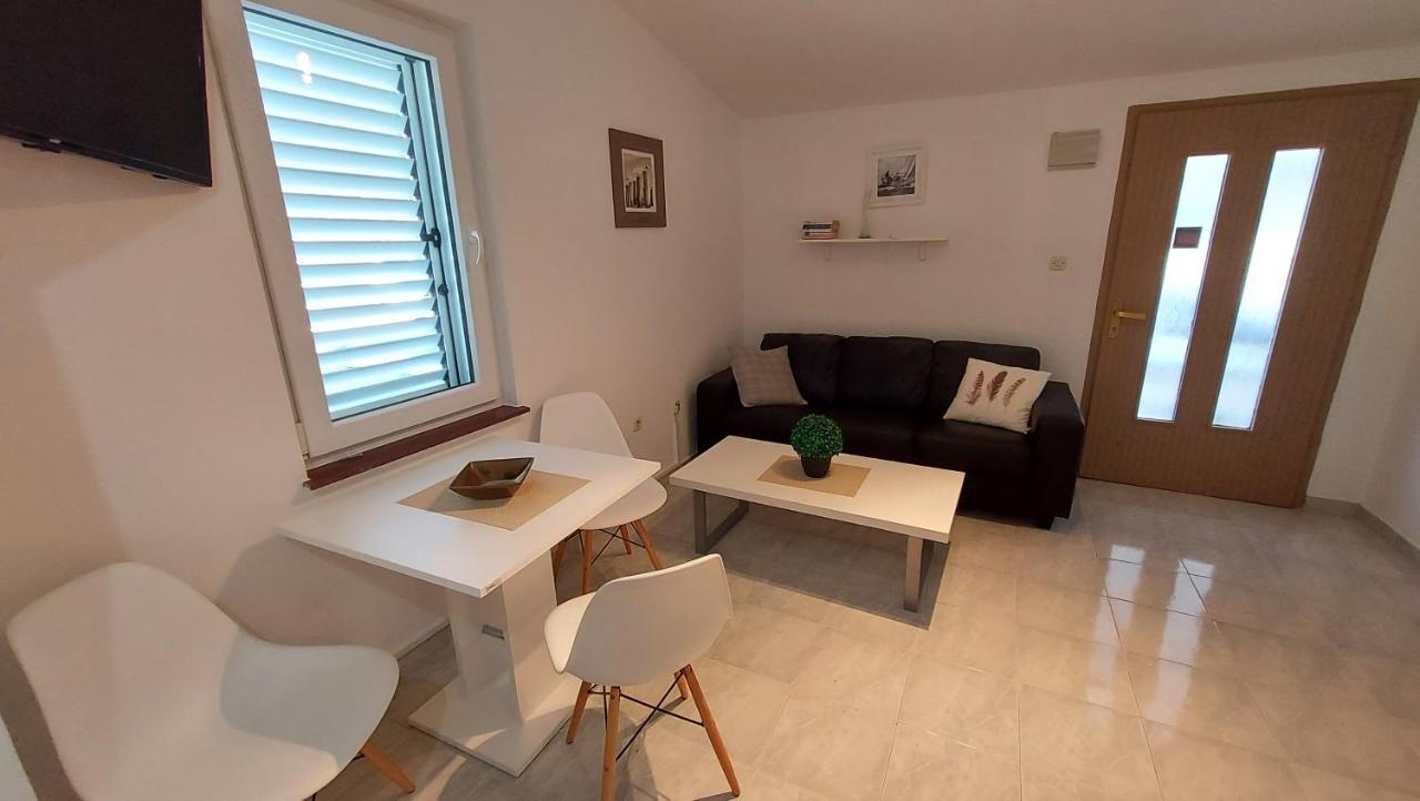 Soline Ada Apartment Pjescana Uvala Exterior photo
