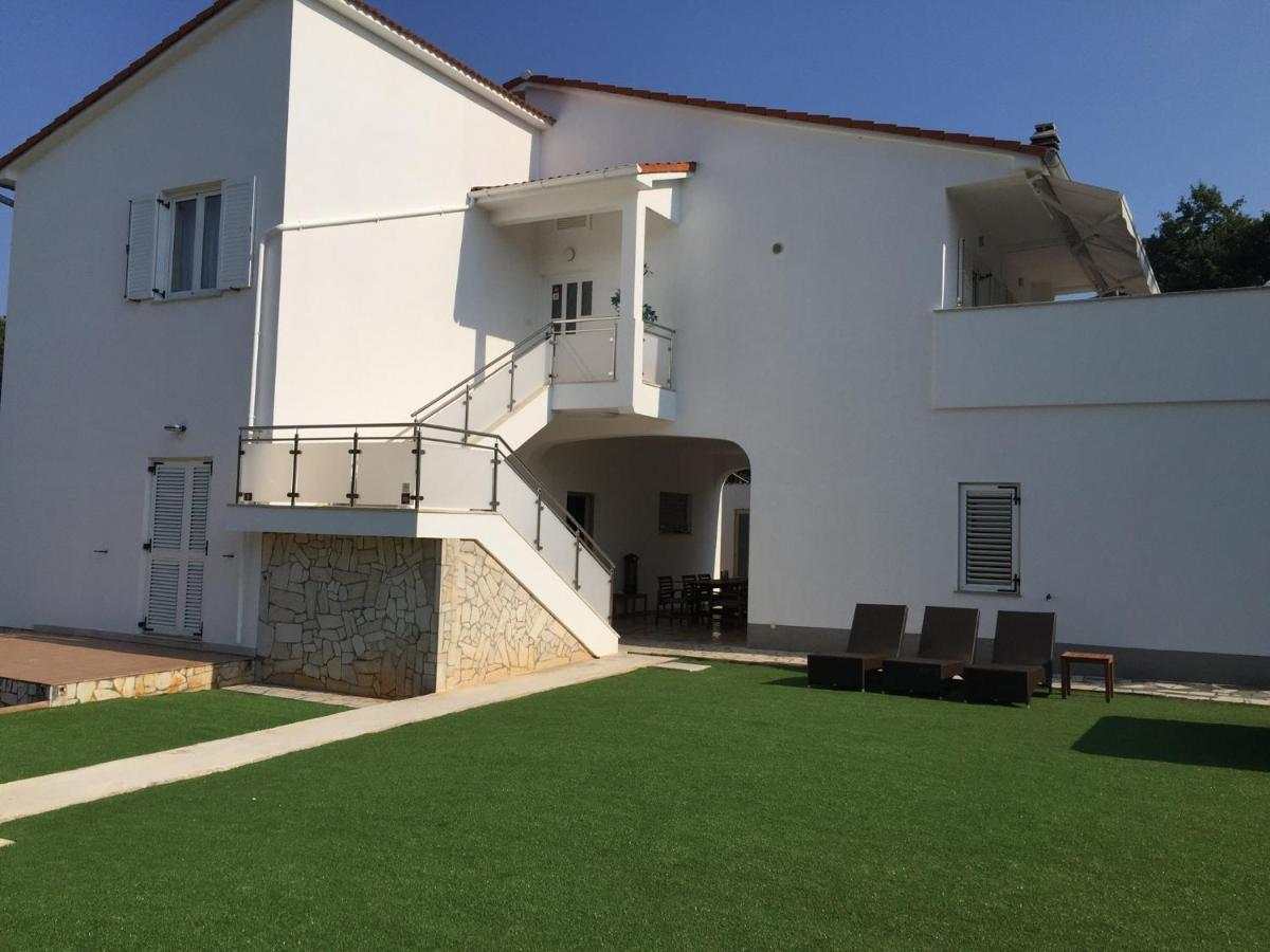 Soline Ada Apartment Pjescana Uvala Exterior photo