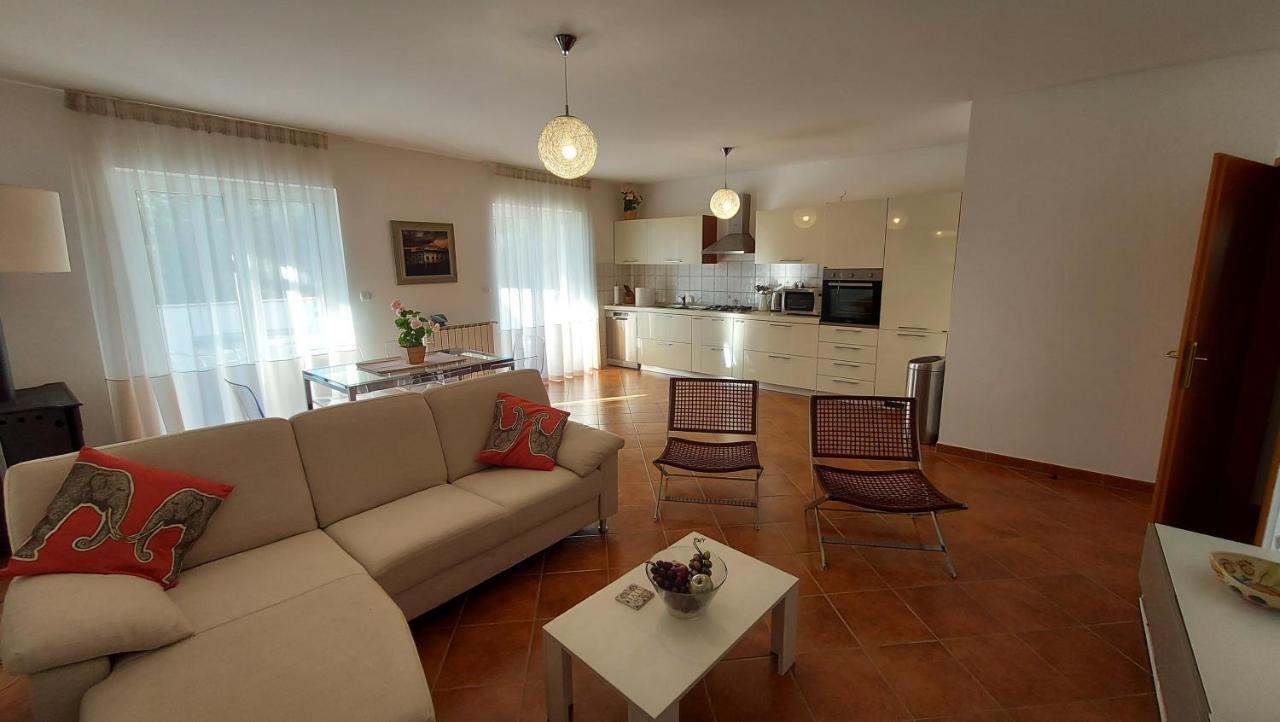 Soline Ada Apartment Pjescana Uvala Exterior photo