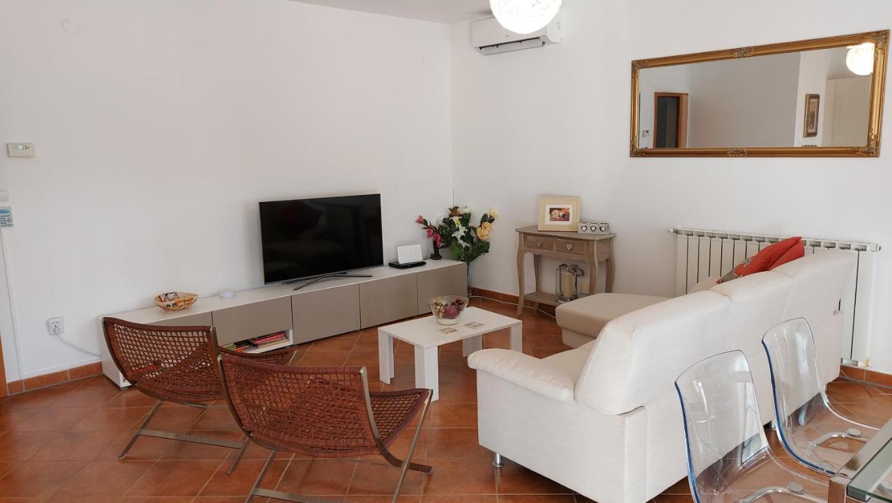 Soline Ada Apartment Pjescana Uvala Exterior photo