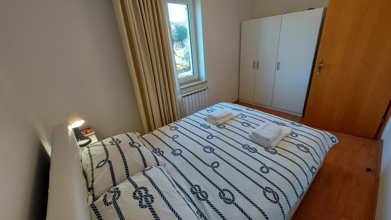 Soline Ada Apartment Pjescana Uvala Exterior photo
