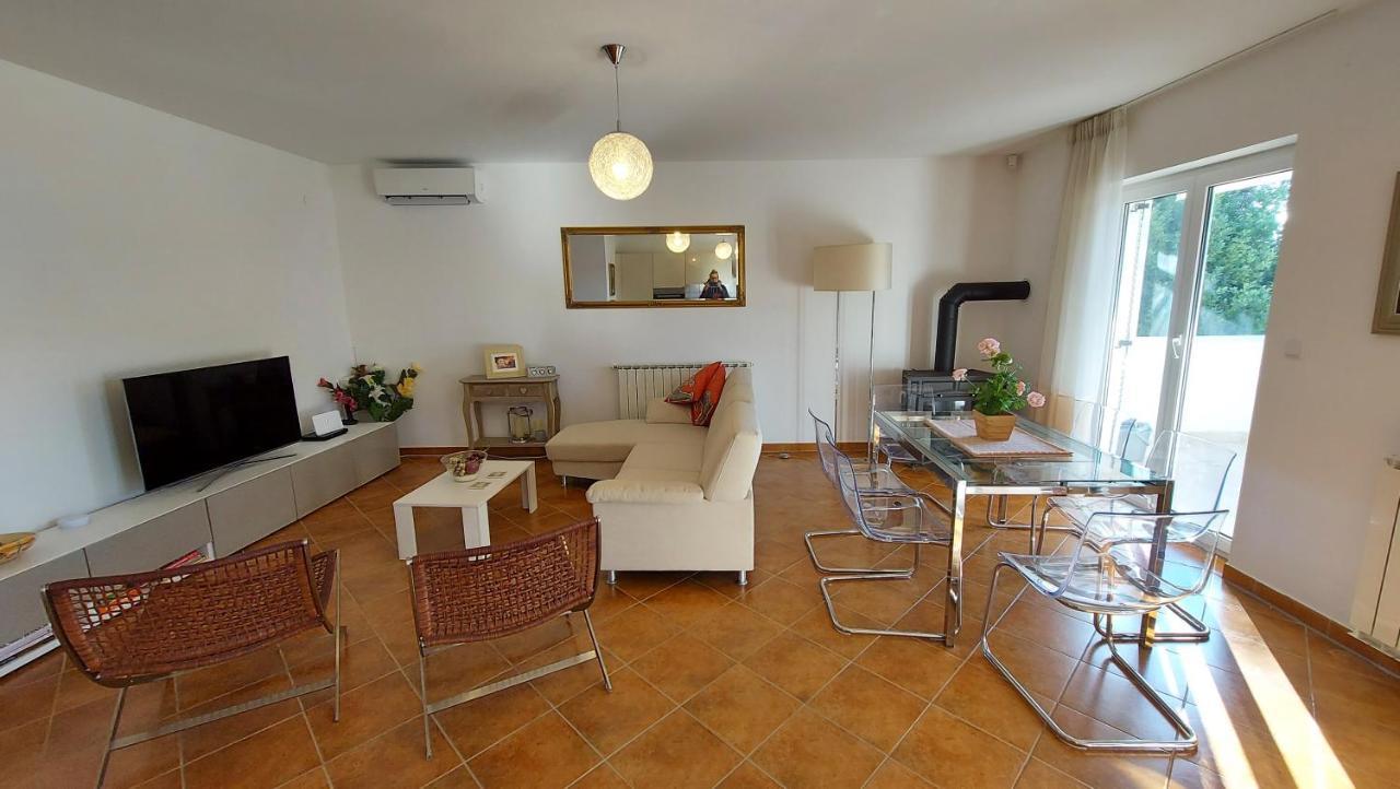 Soline Ada Apartment Pjescana Uvala Exterior photo